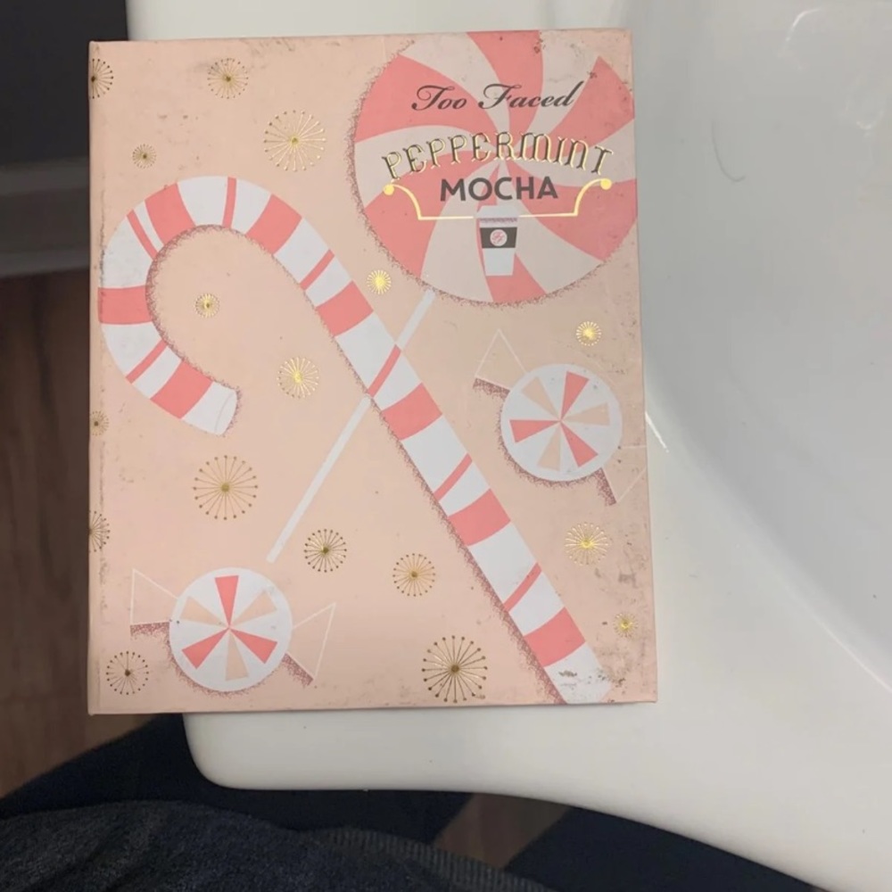 Too faced peppermint mocha pallet